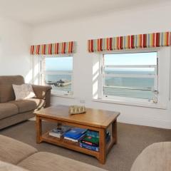 2 Bed beach front apartment with spectacular views overlooking Viking Bay