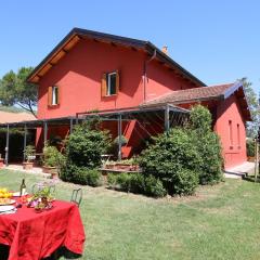 Peaceful Farmhouse in Rome with Pool