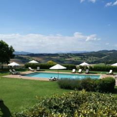 Spacious Holiday Home in Montone with Swimming Pool