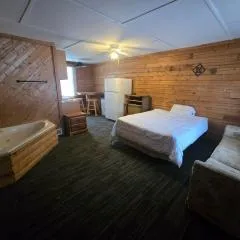 AC4 Northwoods Getaway w Jetted Tub