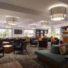 Gray Wolf Inn & Suites
