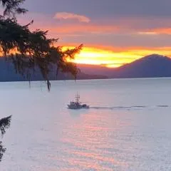 Beautiful 3 Bedroom 2 Bathroom Ocean Front Property in Wrangell Alaska with 1 Bonus room and a Loft