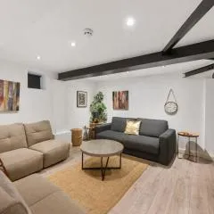 Concert Square - Party Apartment in Liverpool City Centre
