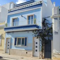 FEEL FARO Guesthouse - Boutique Stay with Terrace in Central Faro