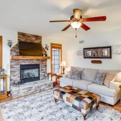 Forest-View Balcony and Trail Access! Burnsville Gem
