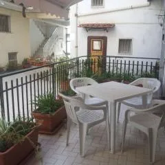 Apartment Gemütliche Wohnung in Borgo-Sanzio mit Privatparkplatz by Interhome
