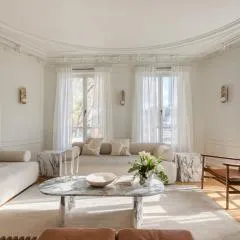 UrbanFlat 225 - Elite 4 Bedroom Apartment Bastille