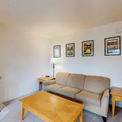 Cozy mountain studio near skiing & town with fast WiFi shared pools & patio