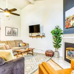 Dog-Friendly Condo Steps from the Village with Balcony WiFi & Gas Fireplace