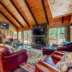 Loft home with private hot tub deck grill fireplace & 10 SHARC passes