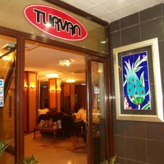 ターヴァン ホテル（Turvan Hotel）