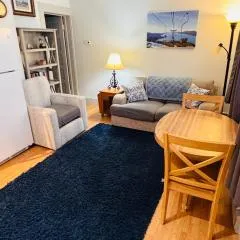 1st Street Hideout Private 1 bedroom apartment