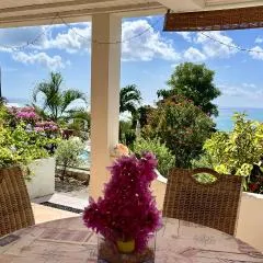 Cozy sea view apartment with beach at walking distance and pool