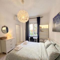 Photo: Guest House in Elegant Apartment close to the Center