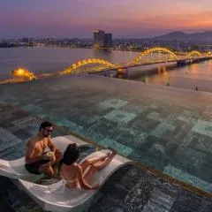Caro Premium Danang Hotel