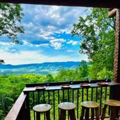 VIEWS - Spring sale! - King Bed - Pets Welcome