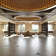 글로리아 매너 (Gloria Manor)