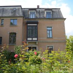 Hummel Hostel - Historische Stadtvilla mit Garten