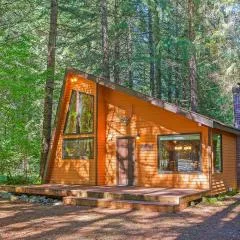 Secluded Greenwater Cabin with Loft Near Rainier
