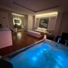 Lunarist Luxury Private Jacuzzi Suites Tirana