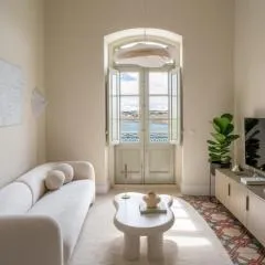 Traditional chic 2 bedroom apartment with Seaview LDEM1-5