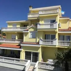 Apartments Jareb