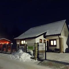 Chalupa pri vodopade