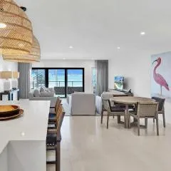 Bayfront 2 Bedroom Condo with Skyline Views
