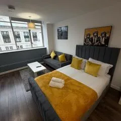 Stunning City View Studio Apartment by StaySavvy Accommodation