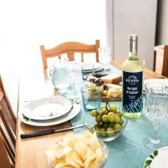 Casa Picasso Cagliari - 2 bedrooms, central location, AC