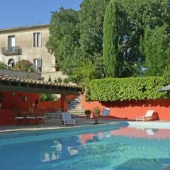 Elegant house with swimming pool in H rault