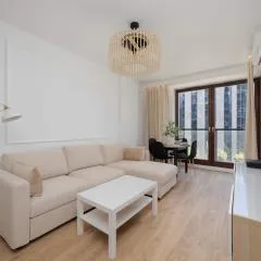 Modern Apartment with Balcony and Parking in Centrum by Noclegi Renters