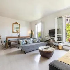 LAST FLOOR - SACRE COEUR 2 Bedrooms