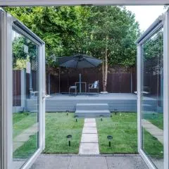 Modern Chorlton Home | Parking | City & Airport