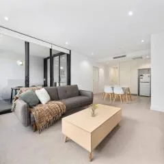 Sleek 1BR Apartment Home of Mortlake Ferry