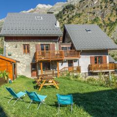 Chalet Lucette - bijoux style 200m from the piste