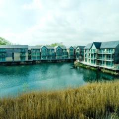 De Vere Cotswold Water Park Apartments