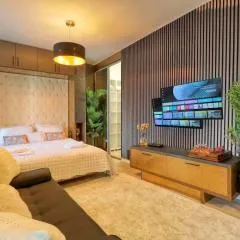 Modern Large Studio in French Quarter Area