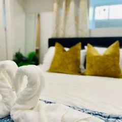 Oxford Suites Modern 2B3B Full kitchen, Laundry