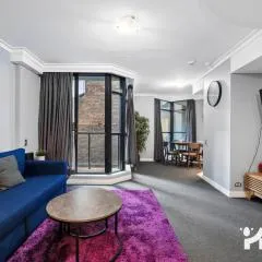 KozyGuru | Haymarket | Stylish CBD 1BR Apt