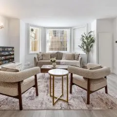 Central London 3 Bedroom Apartment with Private Garden - 1 Min to Earls Court Station Sleeps 8