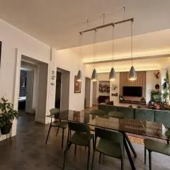 Design Loft - Urban Jungle - Historic Building