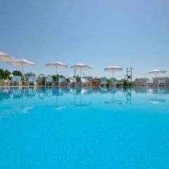 Birikos Hotel & Suites