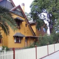 버우드 베드 & 브렉퍼스트(Burwood Bed and Breakfast)