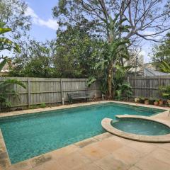 Poolside Art Deco Apartment in St Kilda West