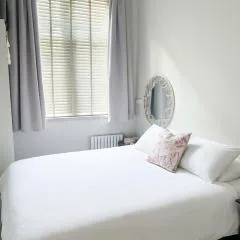 Stylish garden apartment in the heart of De Pijp