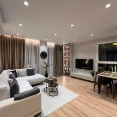New Chic Apartment, Central