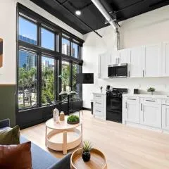Petco Park Nearby Walk to Gaslamp Dine & Explore