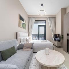 Sports City Studio with Golf Course Views