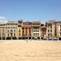 Apartaments Vicus 1 con vistas a la Plaza Mayor de Vic